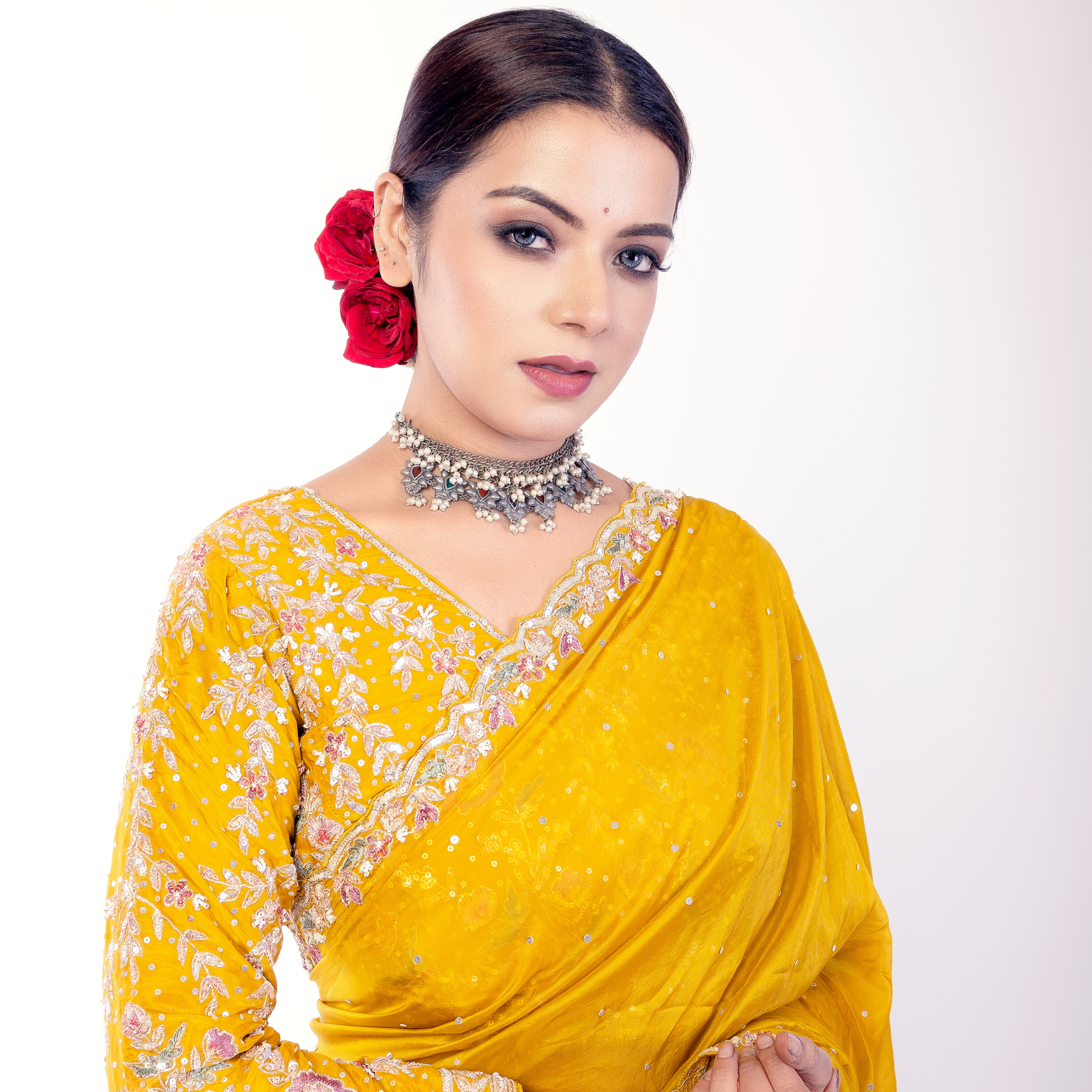 Embroidered Georgette Saree with Sequin Detailing – Dual Shades