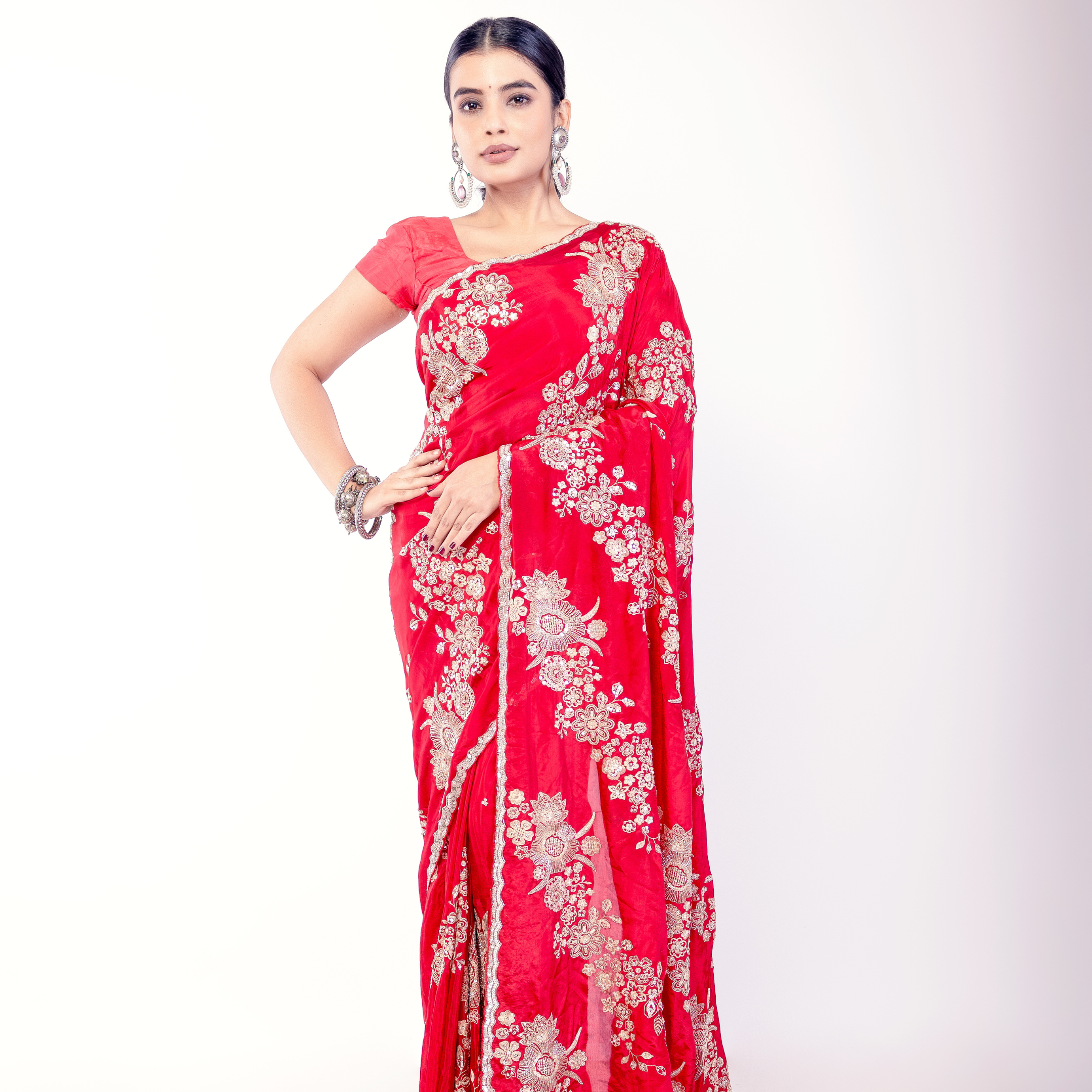 Heavy Embroidered Velvet Saree with Golden Thread Work – Dual Shades